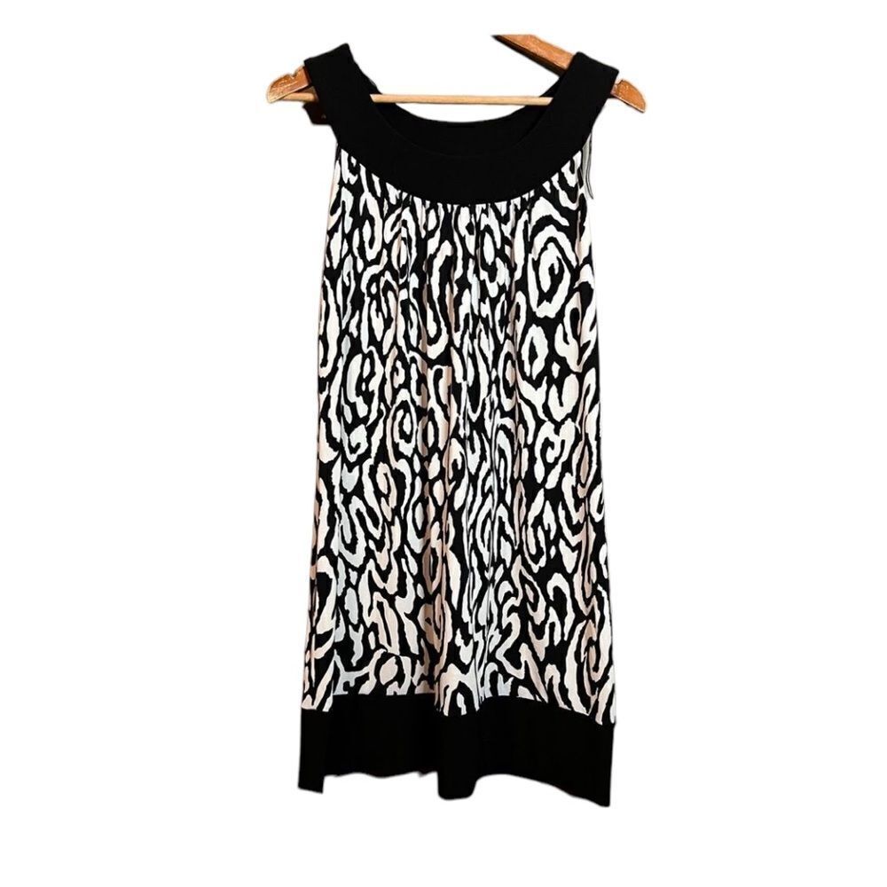 Ronni Nicole black and‎ white patterned dress. Size 6